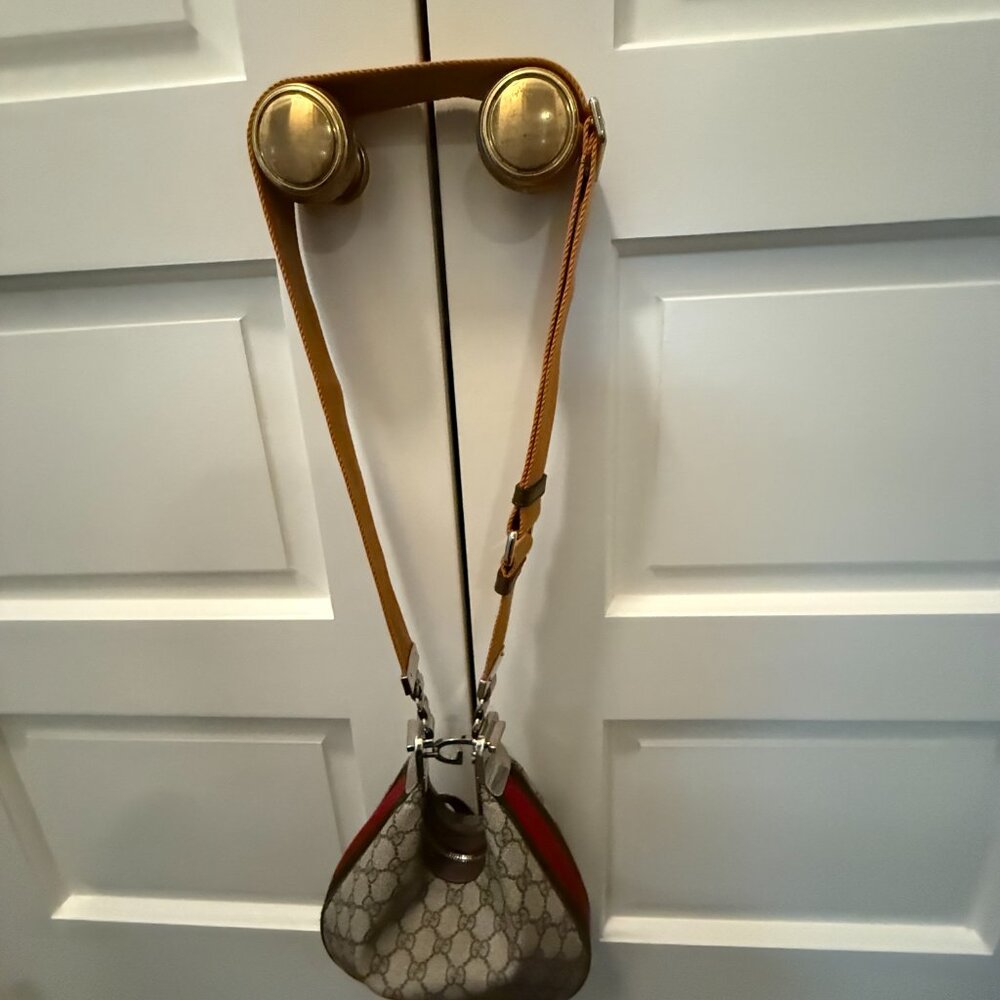 Fabulous Gucci Small Attache Bag--Like New! - Picture 5 of 9